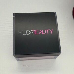 HUDA BEAUTY cherry blossom pink powder